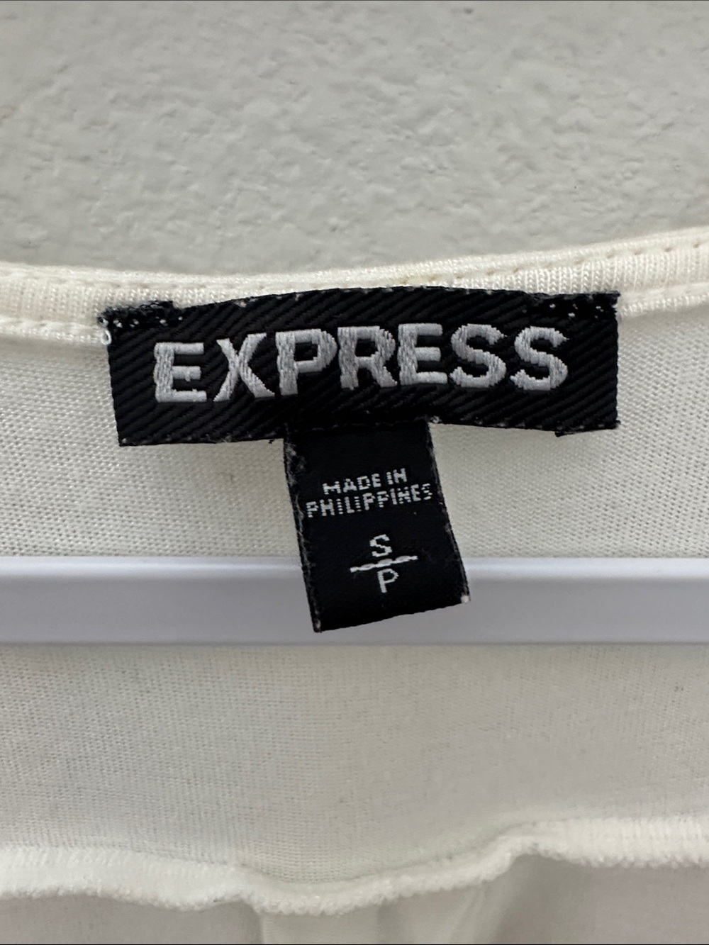 Express Ivory V-Neck Zip Front Tank Top - Picture 2 of 5
